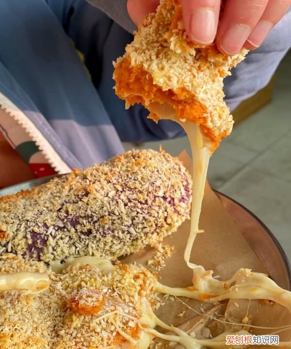 拉丝芝士棒的做法，芝士拉丝热狗棒的做法家庭版窍门