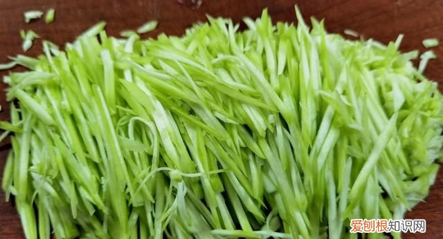 黄瓜苦瓜角瓜凉拌,苦瓜和南瓜一起怎么炒好吃