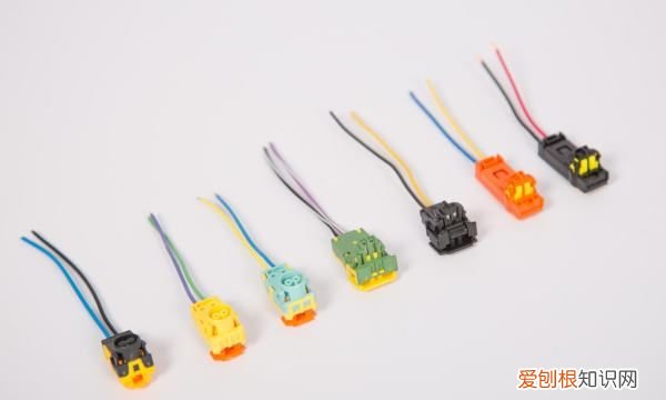 安全气囊系统故障怎么回事，汽车显示安全气囊故障是什么原因