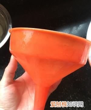 皮蛋肠的家常做法，肉皮松花蛋肠的做法及配料