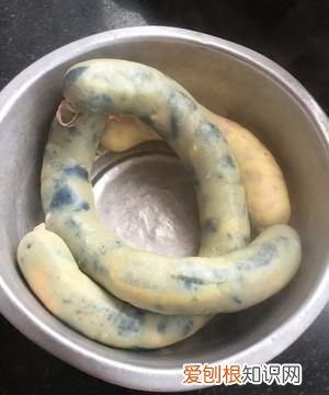 皮蛋肠的家常做法，肉皮松花蛋肠的做法及配料