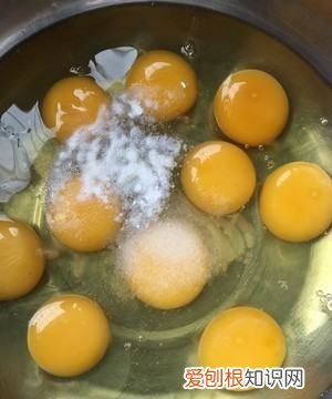 皮蛋肠的家常做法，肉皮松花蛋肠的做法及配料