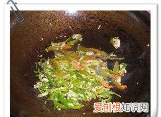 木耳肉片的做法，木耳炒肉片怎么炒嫩又好吃视频