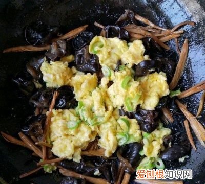 好吃的黄花木耳炒鸡蛋,是不是很有食欲呀