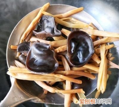 好吃的黄花木耳炒鸡蛋,是不是很有食欲呀