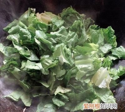 清炒油麦菜放什么调料,菜籽油不管炒什么菜都很香