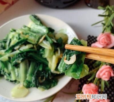 清炒油麦菜放什么调料,菜籽油不管炒什么菜都很香