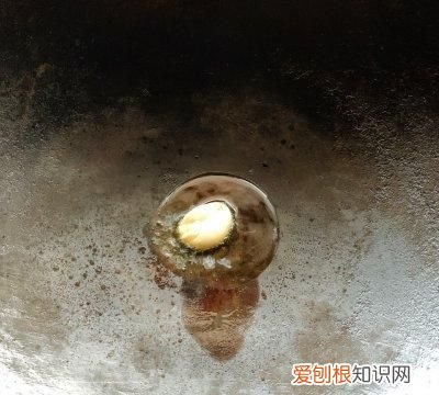 清炒油麦菜放什么调料,菜籽油不管炒什么菜都很香