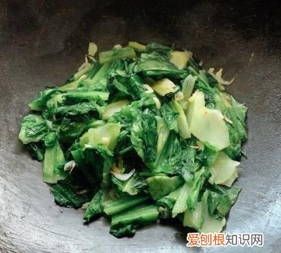 清炒油麦菜放什么调料,菜籽油不管炒什么菜都很香