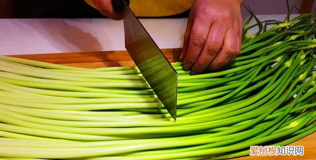 蒜苔的做法怎样腌蒜苔好吃 腌制蒜苔一年不坏的方法