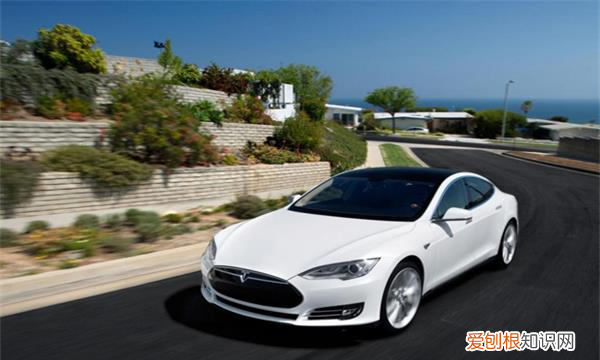 怎么换雨刮器胶条，雨刮器胶条怎么换