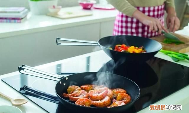 你家的不粘锅该换吗 不粘锅几年就该换了