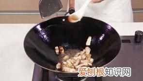 油豆腐怎么炒好吃 家常菜做法,糖尿病人油豆腐酿肉怎么做