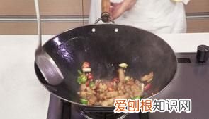 油豆腐怎么炒好吃 家常菜做法,糖尿病人油豆腐酿肉怎么做