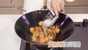 油豆腐怎么炒好吃 家常菜做法,糖尿病人油豆腐酿肉怎么做