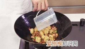 油豆腐怎么炒好吃 家常菜做法,糖尿病人油豆腐酿肉怎么做