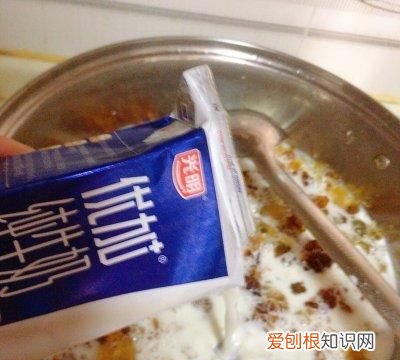 桃胶红枣牛奶羹怎么做,银耳桃胶红枣羹的做法