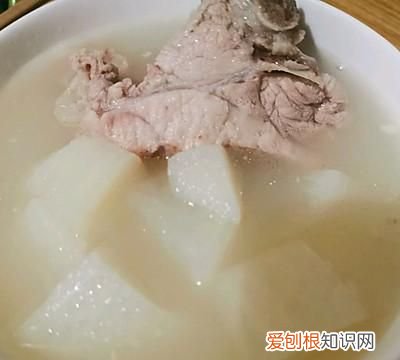 脊骨萝卜汤怎么做好喝,电饭煲炖脊骨萝卜汤的做法