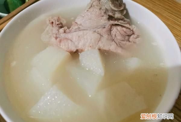 脊骨萝卜汤怎么做好喝,电饭煲炖脊骨萝卜汤的做法