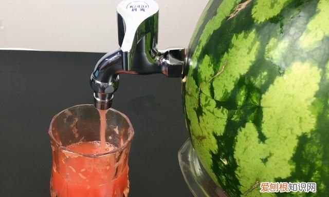 不用榨汁机榨西瓜汁最简单的方法 不用榨汁机就能榨出来西瓜汁