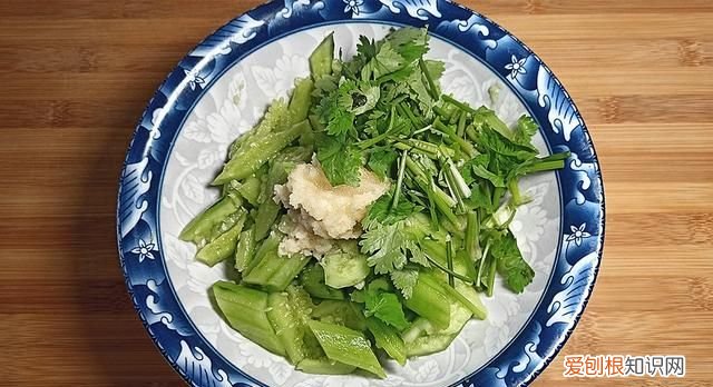 美食分享这样做的拍黄瓜清脆爽口