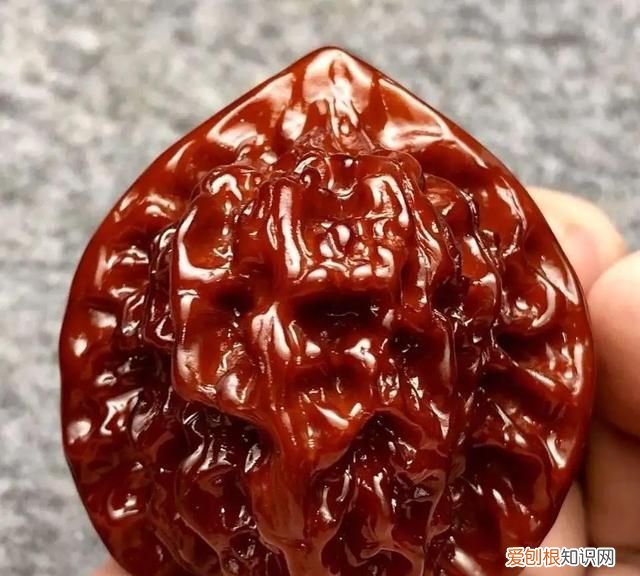 文玩核桃用什么东西才能快速包浆