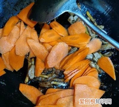 香菇胡萝卜炒肉片的家常做法