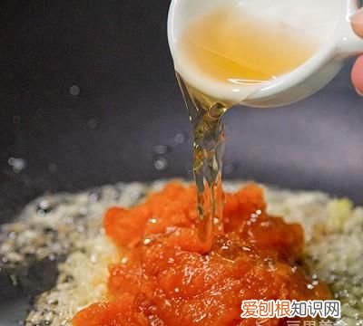 湖南咸蛋黄烧茄子 咸蛋黄烧茄子的做法