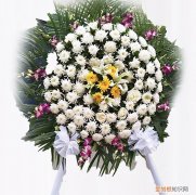 葬礼送鲜花的讲究 参加追悼会送花怎么送