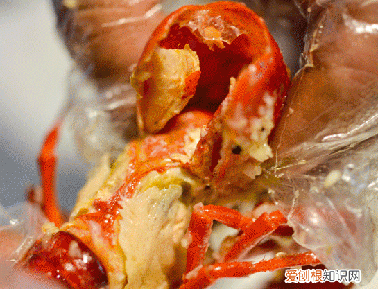 小龙虾虾头的黄是什么能吃吗