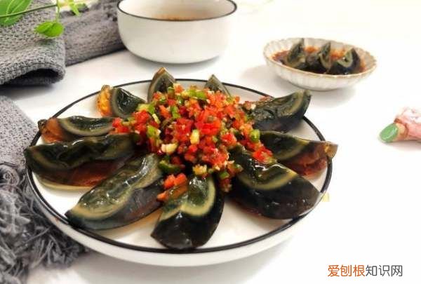 怎么去松花蛋怪味，皮蛋怎么去除石灰味道