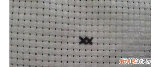 十字绣勾边怎么勾图解，图解十字绣如何穿线和走线