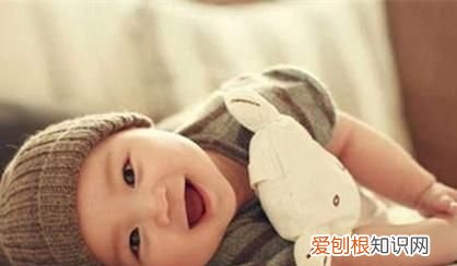 弘桦的寓意，生了男孩起名双喜同样意思的有什么好名字女儿生了男孩又逢儿孑结婚所以想给小孩起一个带双喜內容的大方时