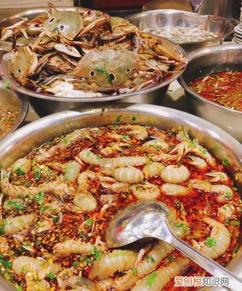 汕头美食，有谁能告诉我汕头这里有名的小吃一条街在哪里