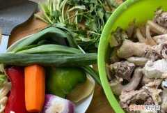 红烧鸡的做法家常，红烧公鸡的家常做法