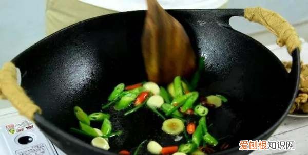 红烧鸡的做法家常，红烧公鸡的家常做法