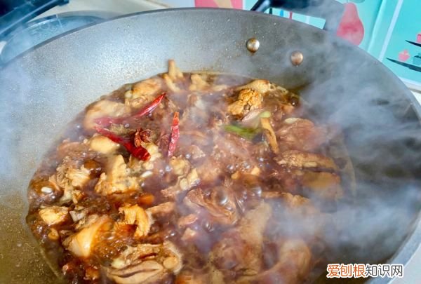 红烧鸡的做法家常，红烧公鸡的家常做法