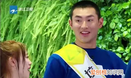 王彦霖为妻子庆生