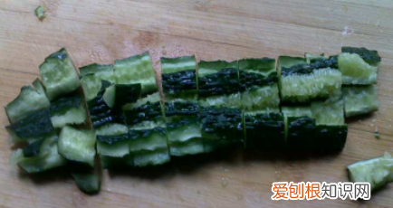 拍黄瓜用什么醋，手拍凉拌黄瓜用什么醋