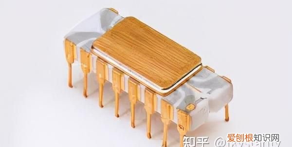 现代计算机发展史中微机出现在什么年代