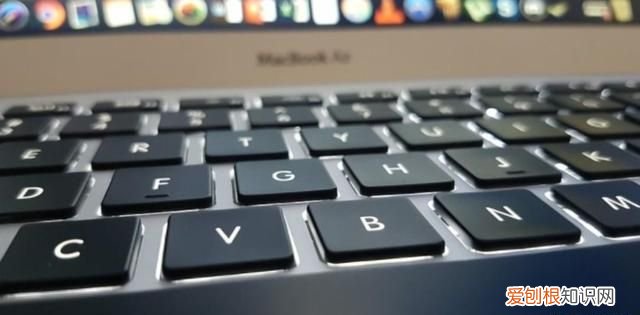 如何自定义任务栏大小