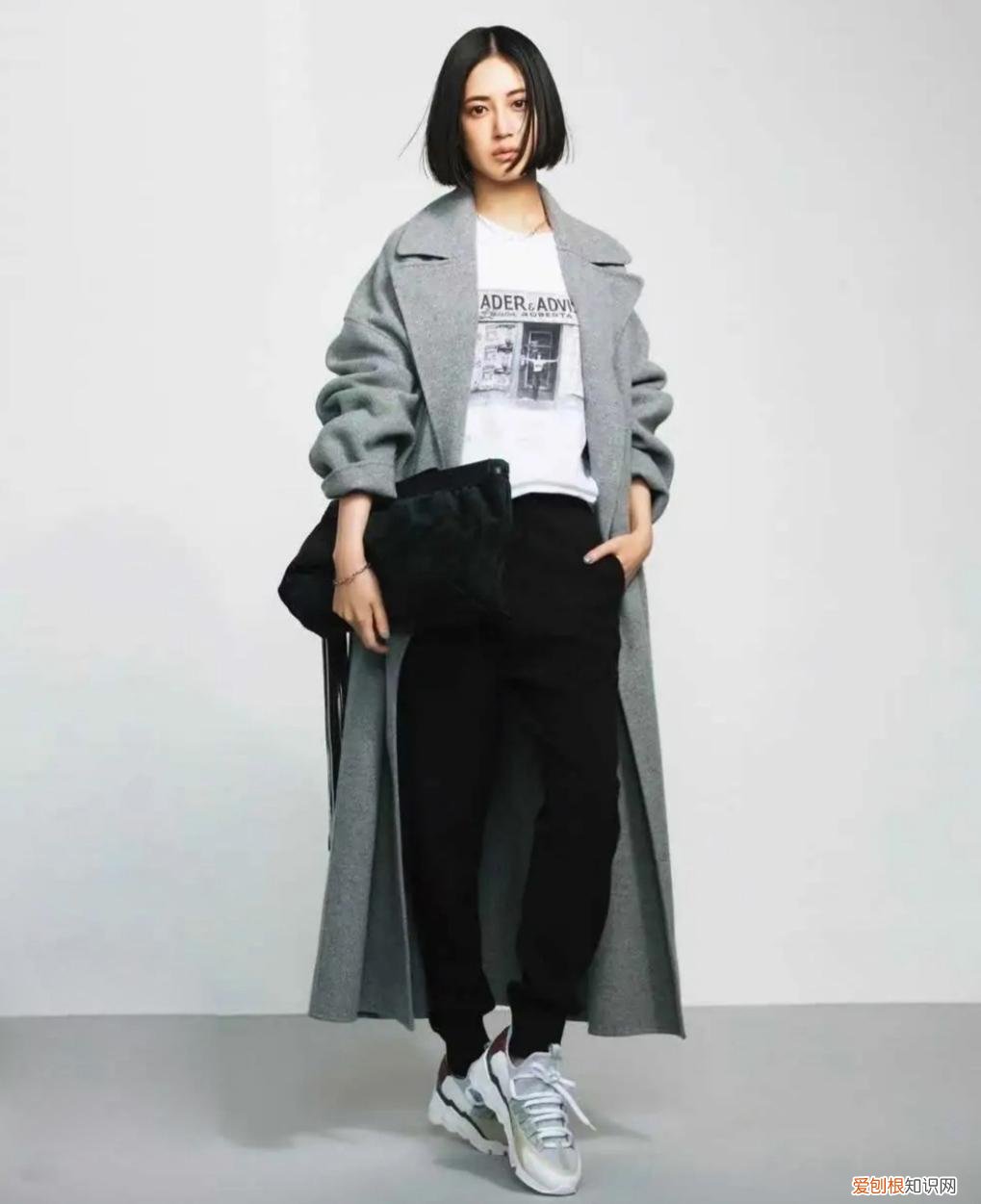 运动裤配什么鞋子好看女