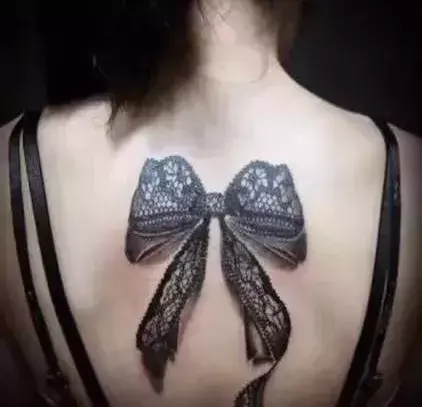 后背纹身图案女