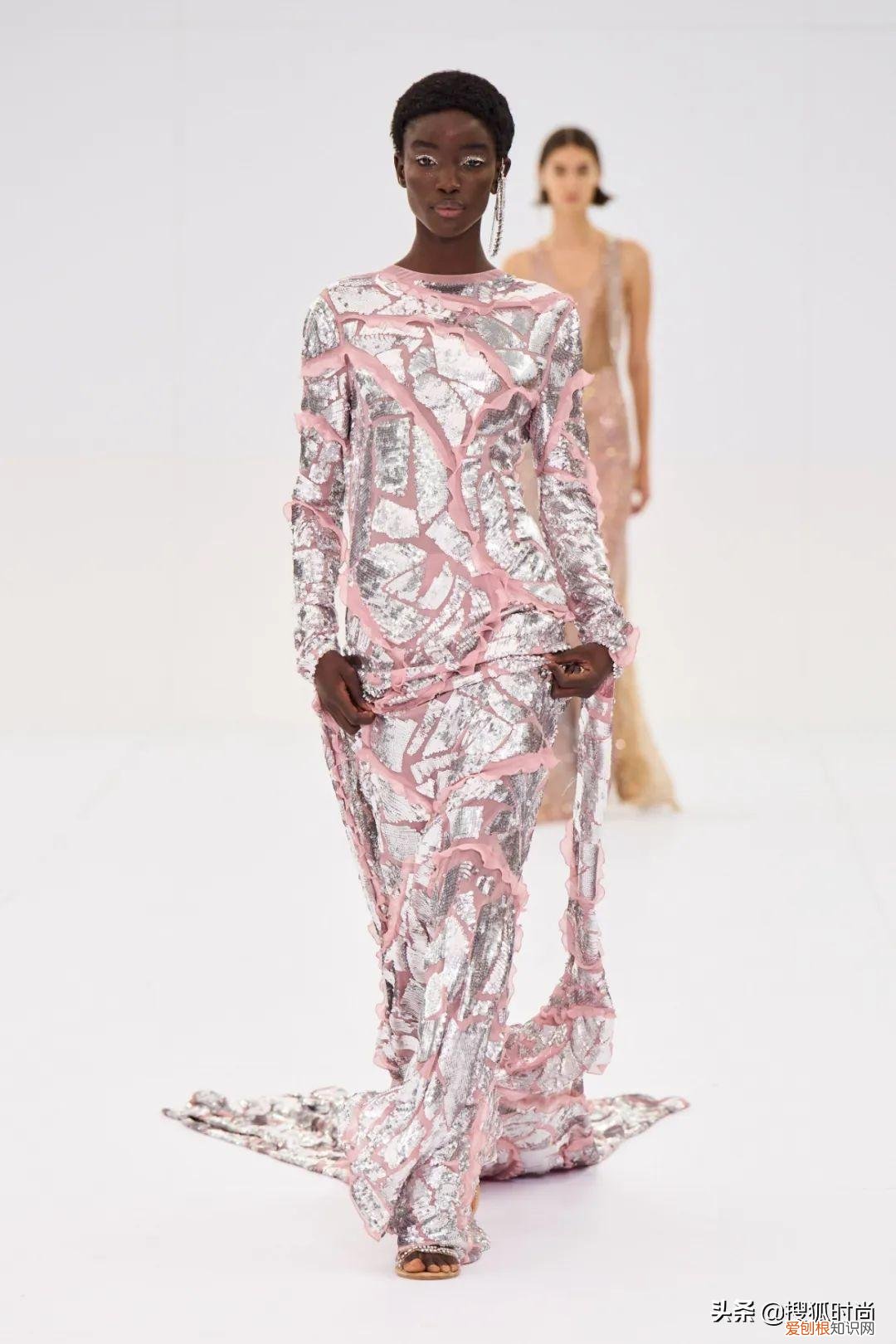 礼服设计图手稿