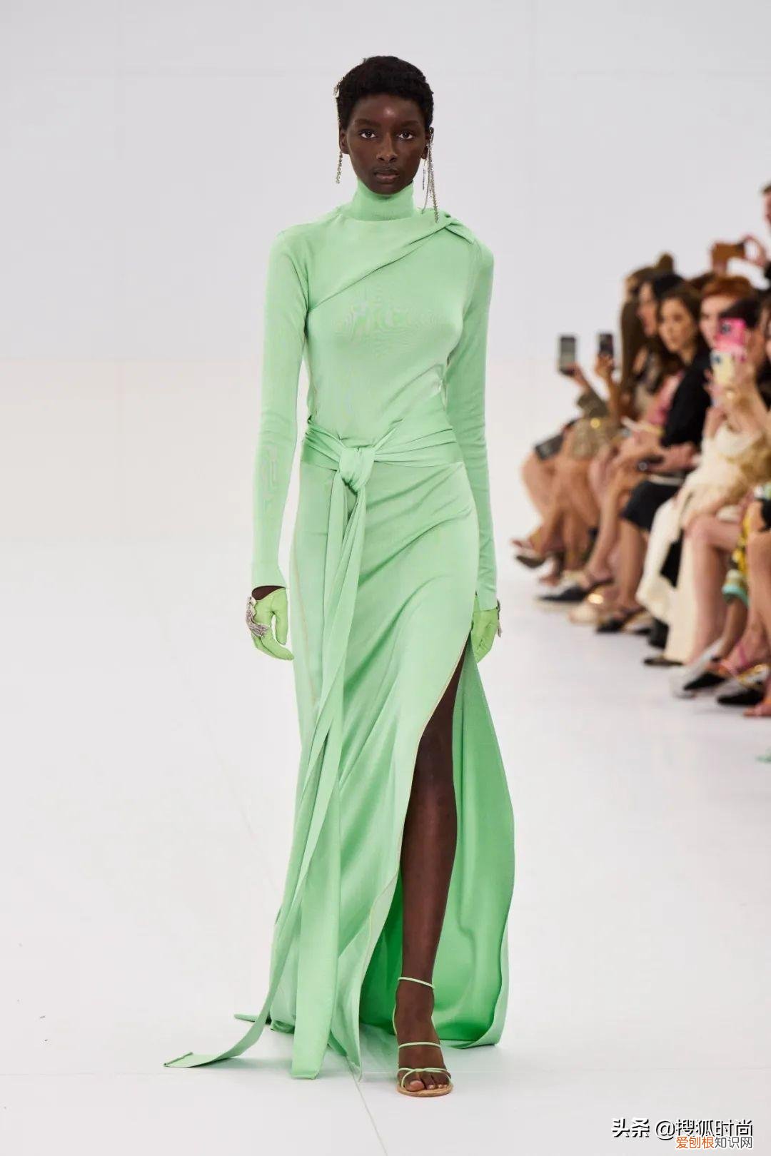 礼服设计图手稿