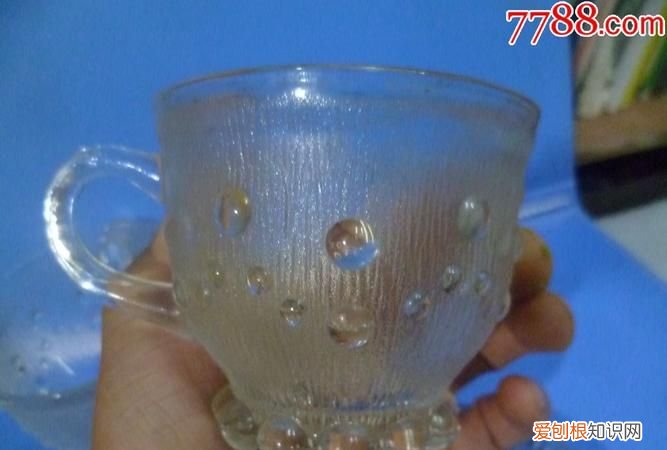 玻璃出现在哪个朝代，玻璃瓶最早出现在什么时期