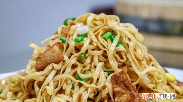 蒸面条怎么蒸出来松散，蒸面条的时候用放油吗