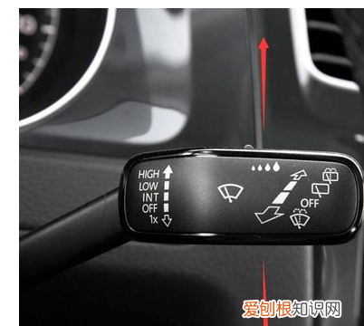 高尔夫雨刷怎么操作使用,大众高尔夫感应雨刷使用方法