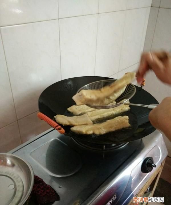 鱼饼怎么做，成品鱼饼怎么做好吃