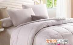 床单上的油渍怎样快速清除，床单上有分泌物应该怎么洗